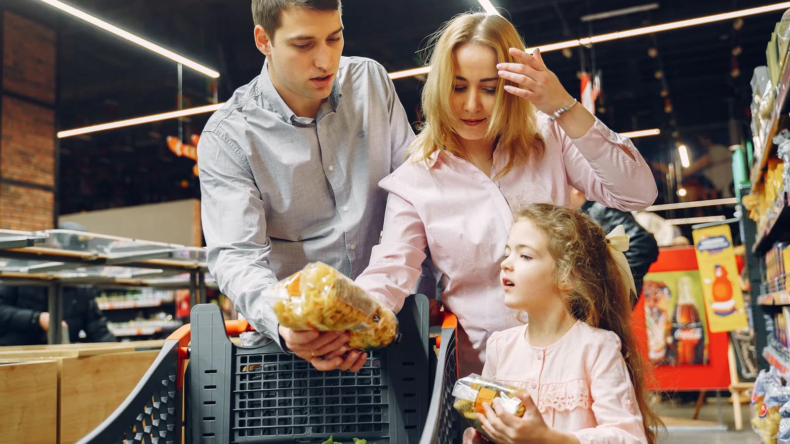 Covirán, Caprabo o Dialprix: ¿qué franquicia de supermercados se adapta mejor a tu perfil?