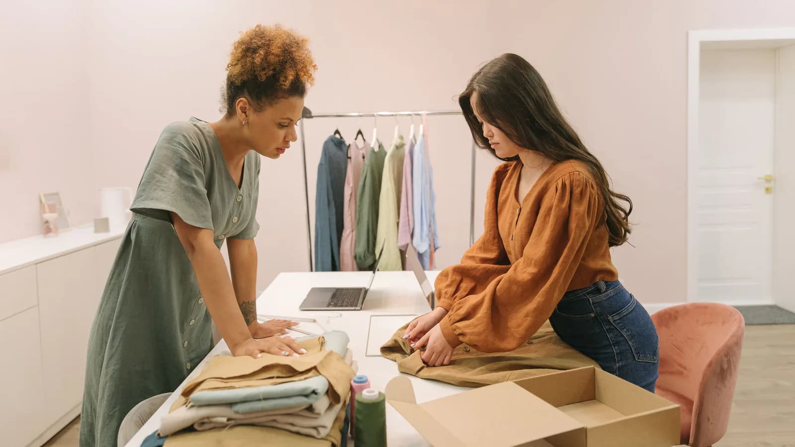 Franquicias sin experiencia: emprender con marca, formación y acompañamiento